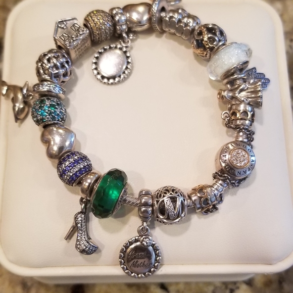 Authentic Pandora full of charms bracelet! - Picture 6 of 14
